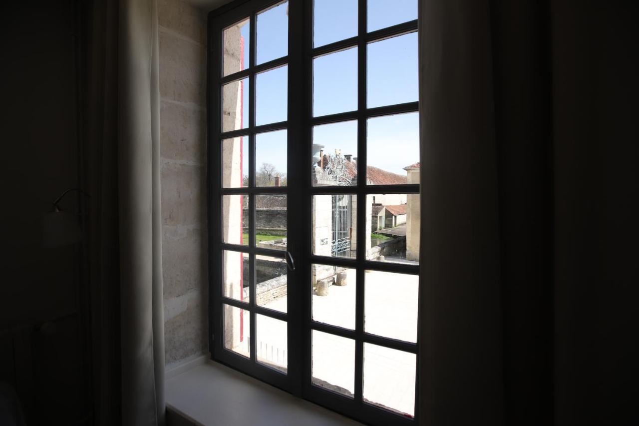 ホテル La Basse Cour Tanlay エクステリア 写真