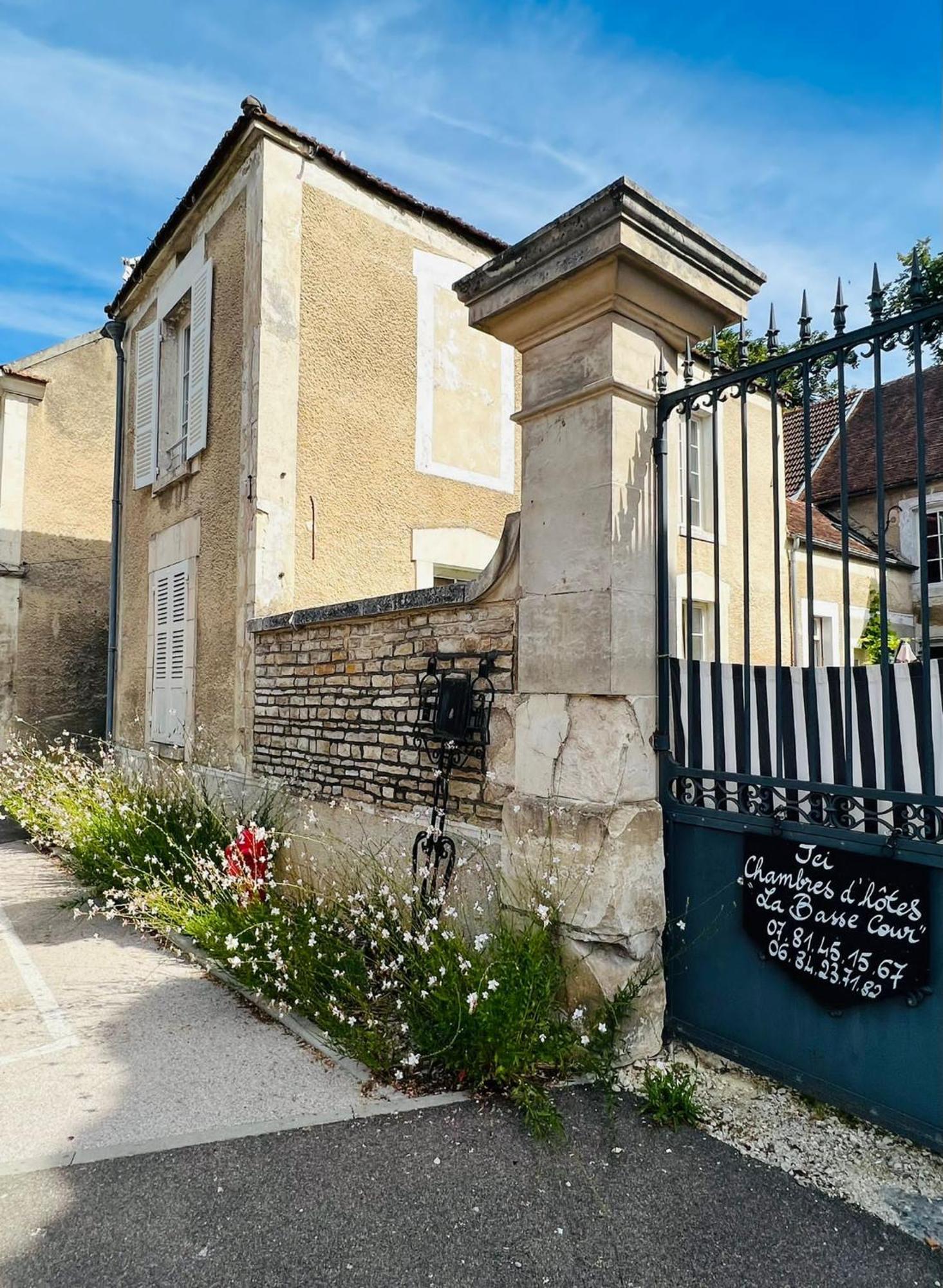 ホテル La Basse Cour Tanlay エクステリア 写真